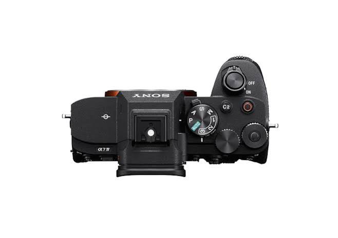 Sony Alpha 7 IV Full-Frame Mirrorless Camera 33MP with FE 28-70mm f/3.5-5.6 OSS Lens – Black - Image 2